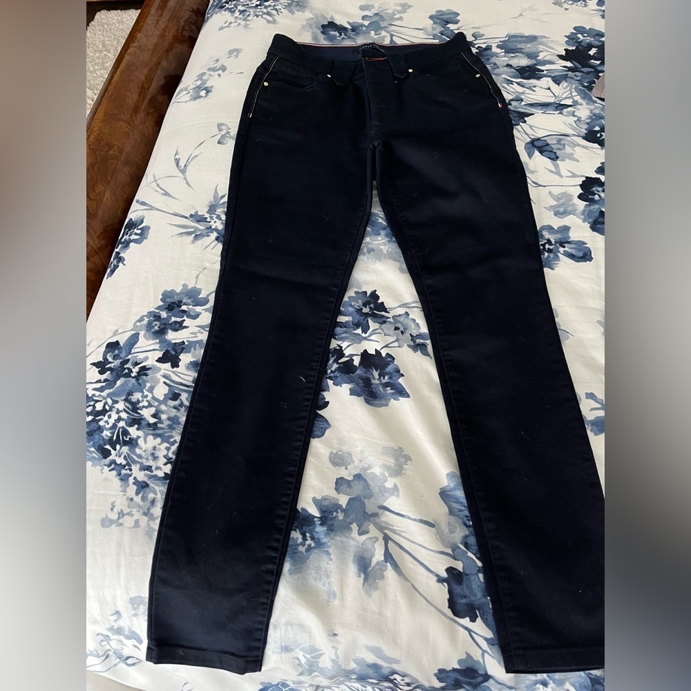 2 PAIRS!! Tommy Hilfiger colored jeans